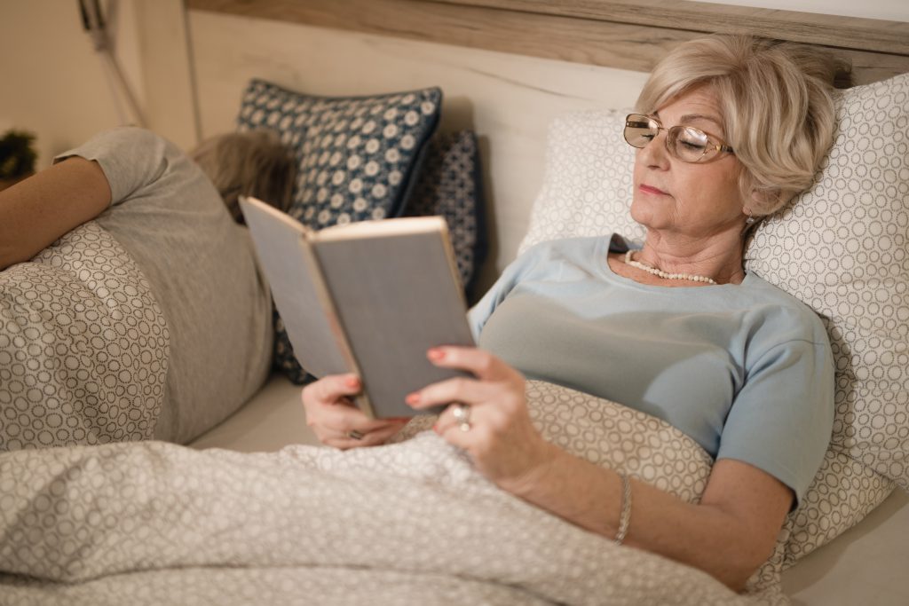 10 Bedtime Stories for Adults in 2022 - BookDeal Blog